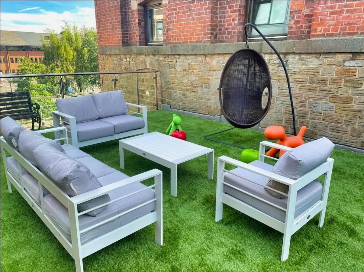 Historic Clock Tower Apartment With Rooftop Terrace And Free Secure Parking Sheffield Eksteriør billede