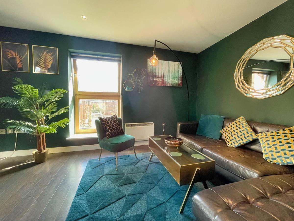 Historic Clock Tower Apartment With Rooftop Terrace And Free Secure Parking Sheffield Eksteriør billede