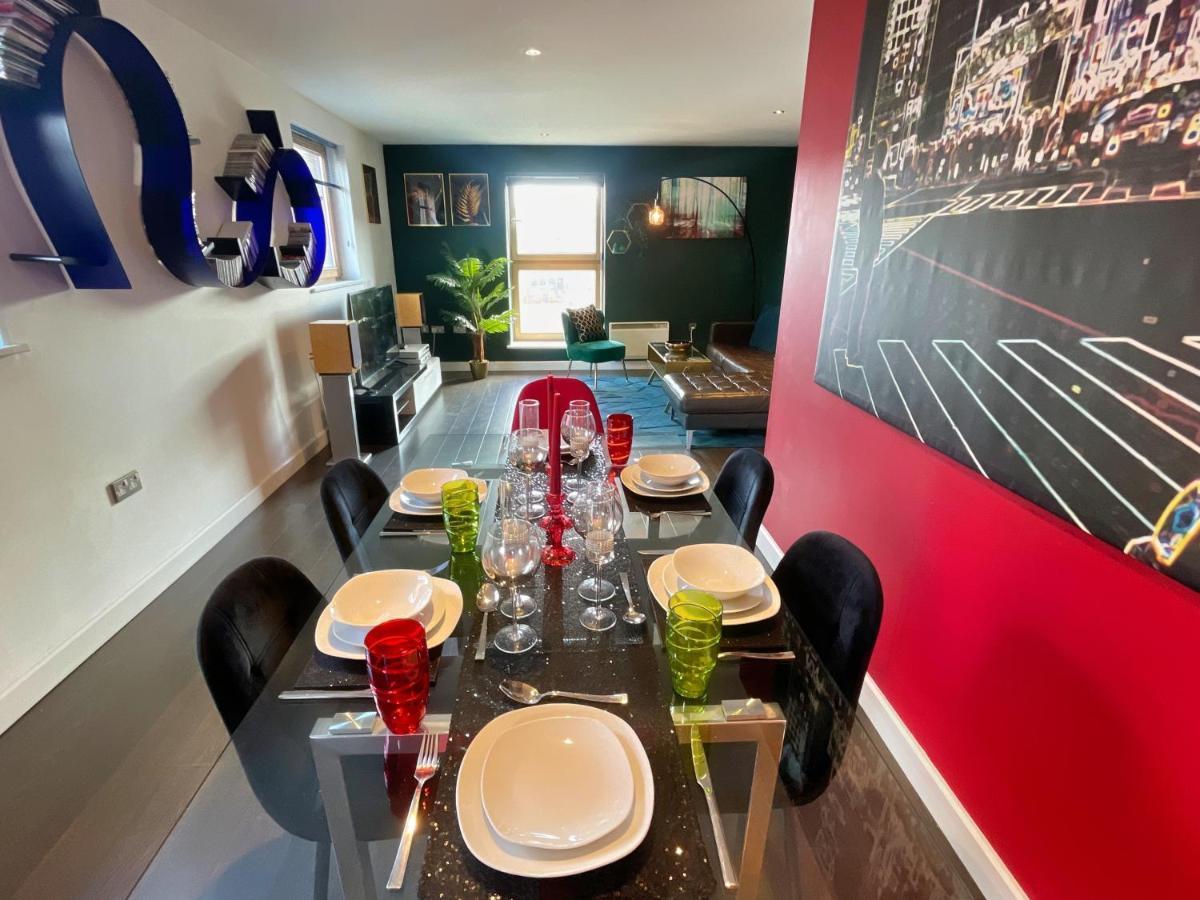 Historic Clock Tower Apartment With Rooftop Terrace And Free Secure Parking Sheffield Eksteriør billede