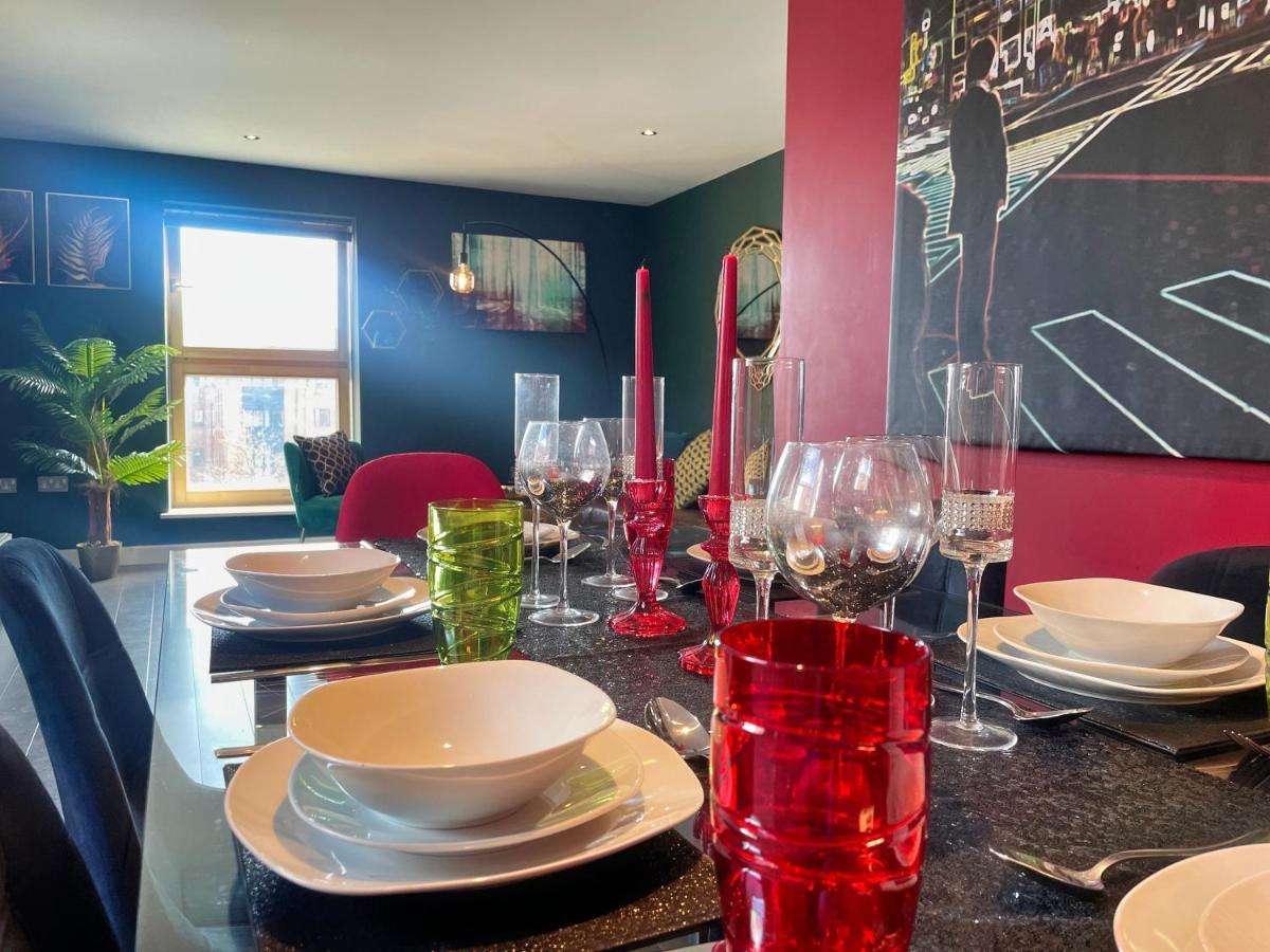Historic Clock Tower Apartment With Rooftop Terrace And Free Secure Parking Sheffield Eksteriør billede